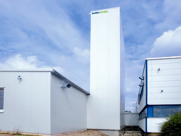 Giải pháp lưu trữ thông minh ngoài trời với hệ thống Vertical Lift Module (VLM)