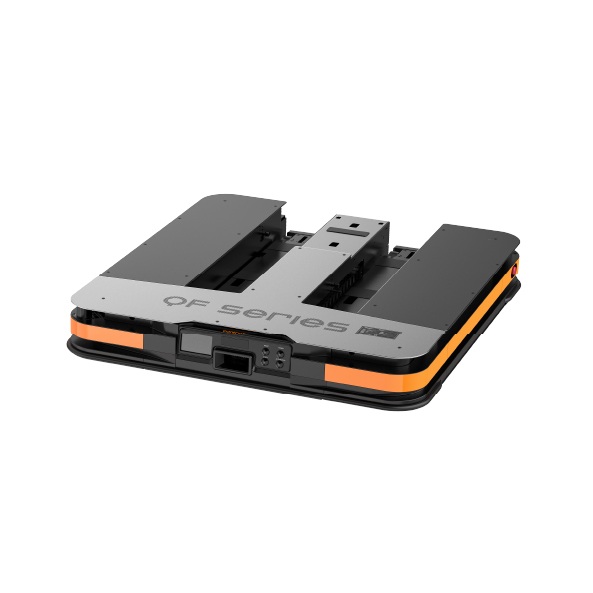 Xe tự hành QF2-6000 thuộc dòng Robot tự hành dạng nâng (Latent AGV), được thiết kế với càng nâng và kết hợp ưu điểm của cả xe tự hành dạng nâng và xe tự hành dạng xe nâng. Xe được ứng dụng rộng rãi trong các hệ thống kho lưu trữ tự động và trung tâm phân phối vật liệu, giúp nâng cao hiệu suất vận hành. Dòng xe này sở hữu khung gầm dẫn động vi sai và toàn hướng, hỗ trợ hai phương thức lấy và cất hàng (càng nâng và drive-in), phù hợp với nhiều loại pallet và giá kệ khác nhau.