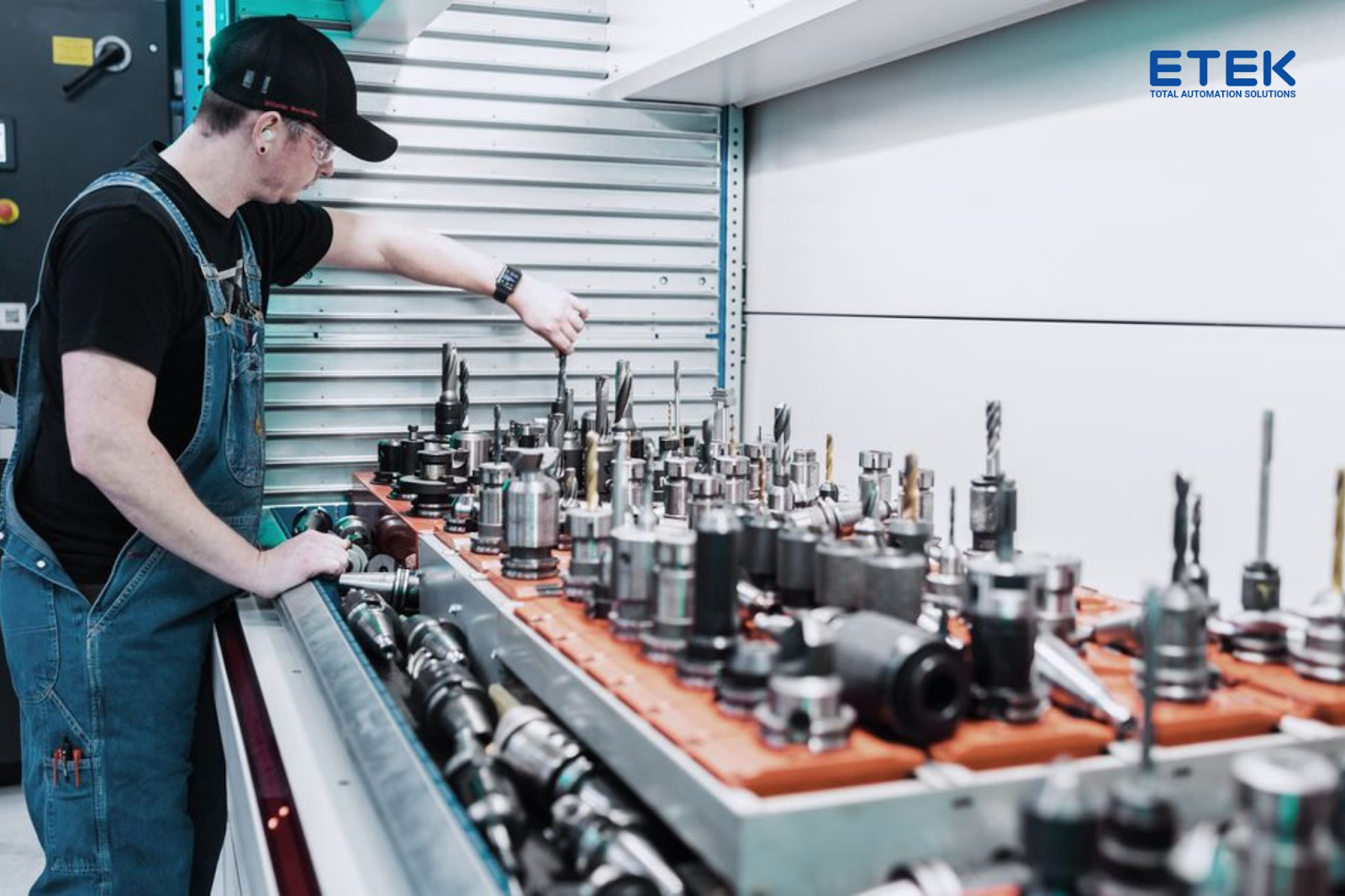 Kardex Vertical Lift Module (VLM)