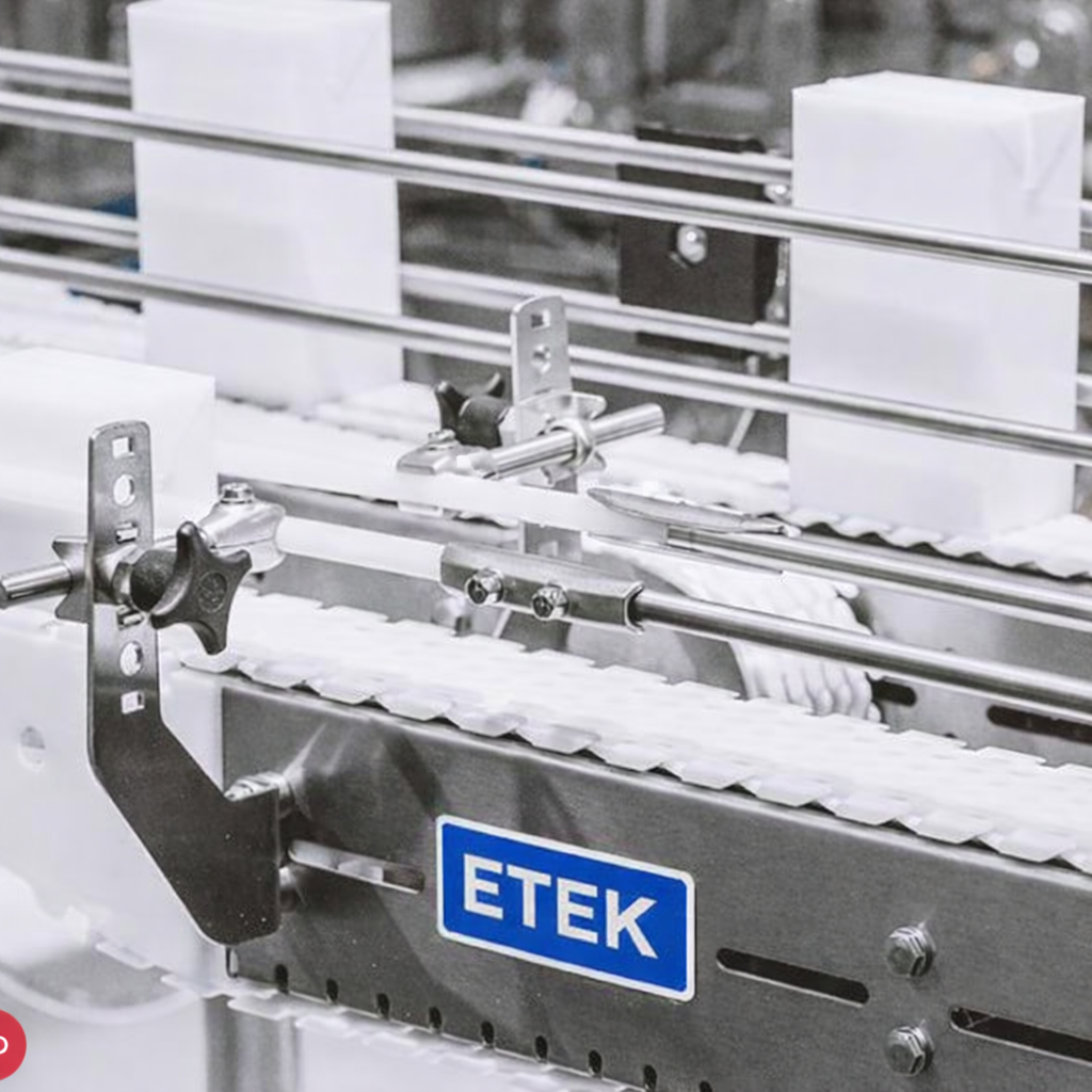 Băng tải xích nhựa khung thép không gỉ